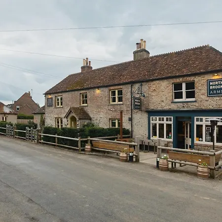 The Barrel Room At The Northbrook Arms Winchester Exterior photo